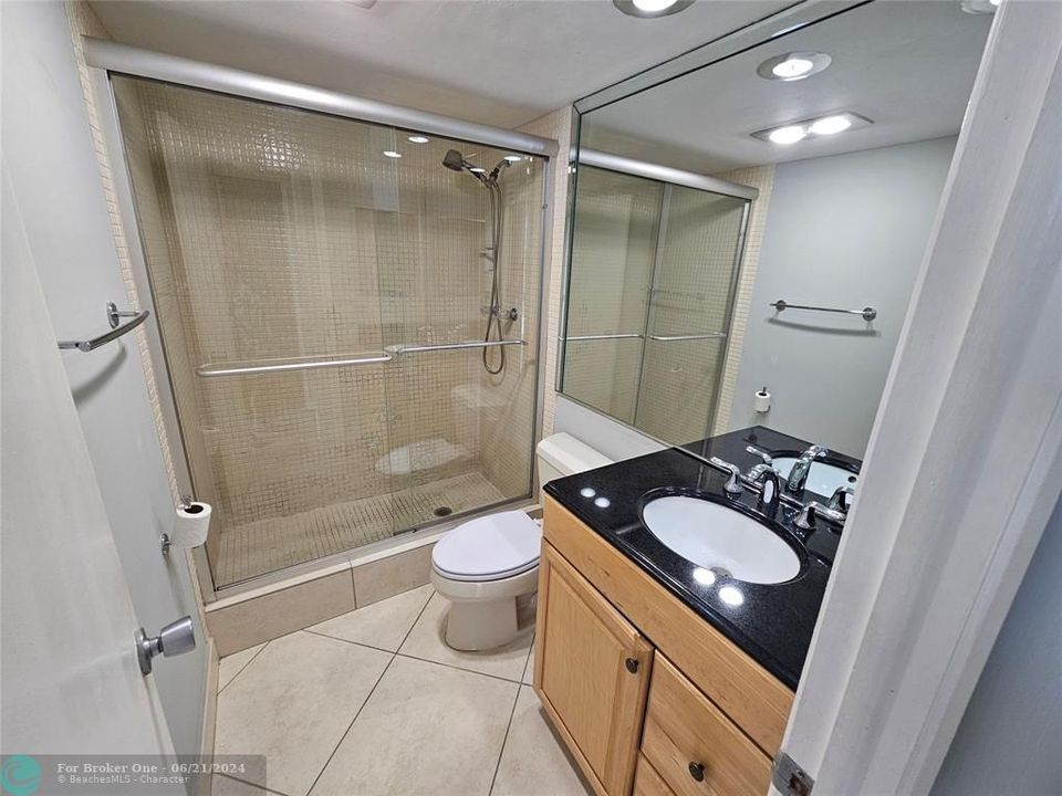 出租: $2,000 (2 贝兹, 2 浴室, 1150 平方英尺)