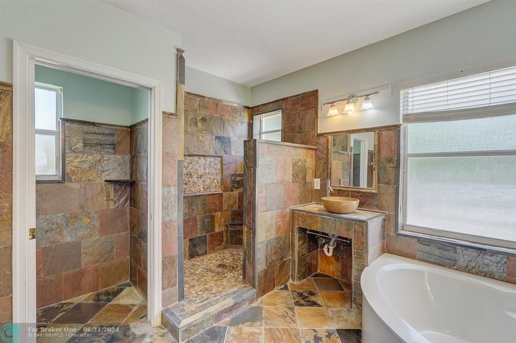 待售: $800,000 (5 贝兹, 3 浴室, 3662 平方英尺)