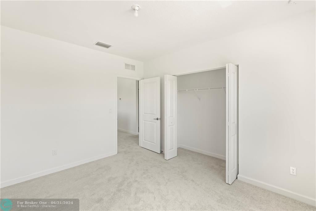 For Rent: $5,071 (3 beds, 2 baths, 1826 Square Feet)