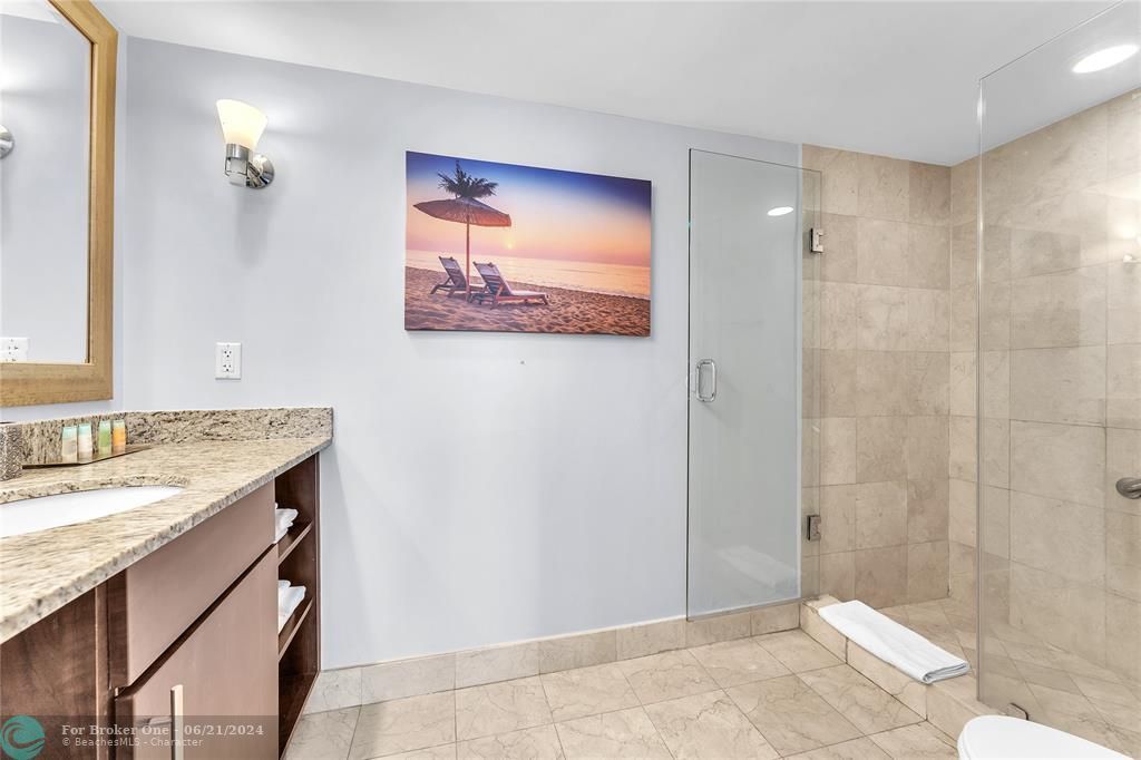 For Sale: $273,500 (1 beds, 1 baths, 580 Square Feet)