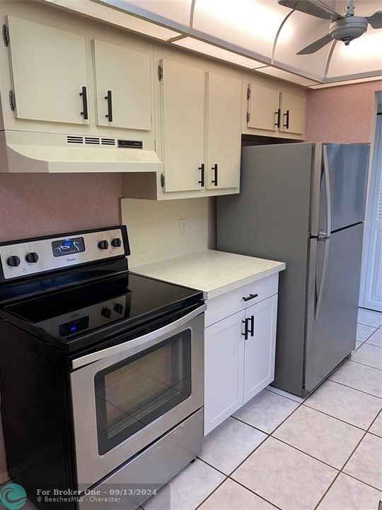 Active With Contract: $149,900 (2 beds, 2 baths, 1030 Square Feet)