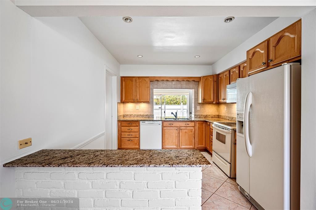 For Sale: $599,000 (3 beds, 2 baths, 1652 Square Feet)