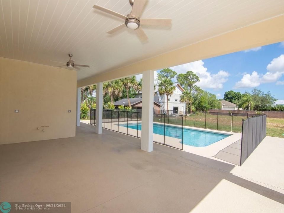 Active With Contract: $799,000 (3 beds, 2 baths, 2181 Square Feet)