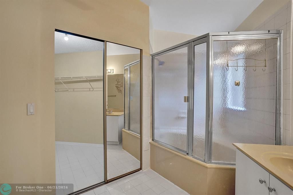 出租: $3,900 (4 贝兹, 2 浴室, 2127 平方英尺)