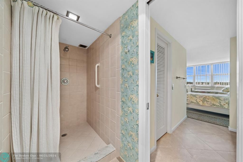 待售: $789,000 (2 贝兹, 2 浴室, 1330 平方英尺)