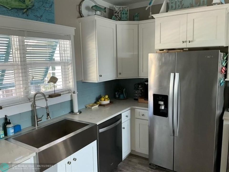 For Sale: $629,000 (2 beds, 1 baths, 1000 Square Feet)