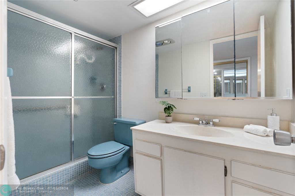 待售: $375,000 (3 贝兹, 3 浴室, 1954 平方英尺)
