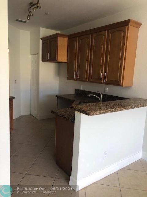 For Rent: $2,600 (3 beds, 2 baths, 1309 Square Feet)
