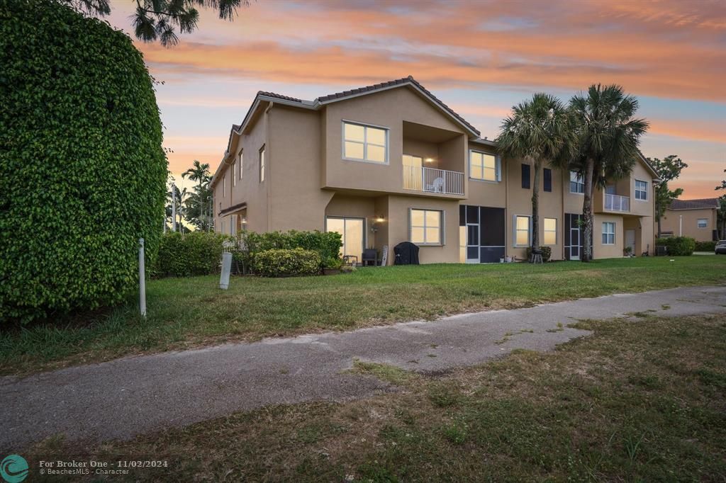 Active With Contract: $385,000 (3 beds, 2 baths, 1210 Square Feet)