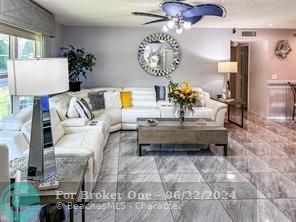 For Sale: $235,000 (2 beds, 2 baths, 1137 Square Feet)