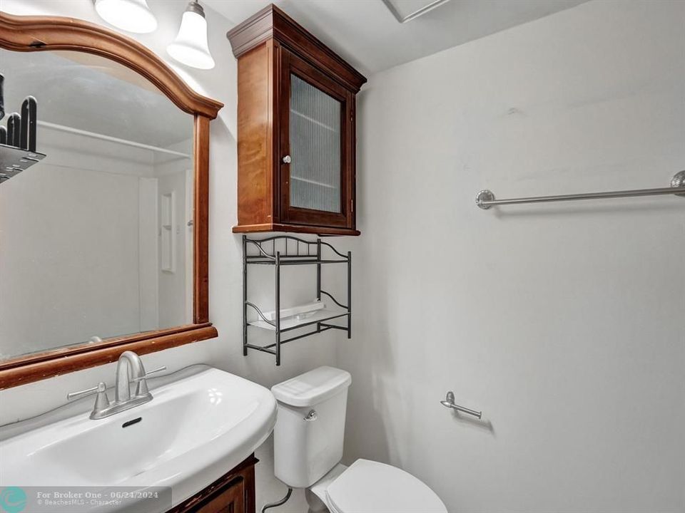 В аренду: $2,000 (2 спален, 2 ванн, 905 Квадратных фут)