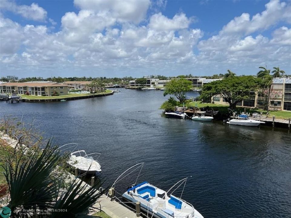 Active With Contract: $260,000 (2 beds, 2 baths, 1210 Square Feet)