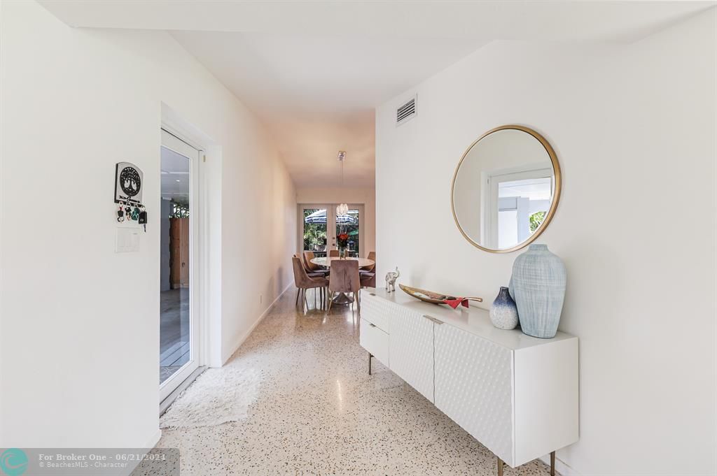 For Sale: $769,000 (2 beds, 2 baths, 1314 Square Feet)