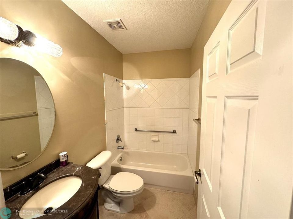 待售: $424,900 (2 贝兹, 2 浴室, 1692 平方英尺)