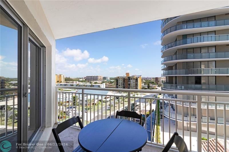 For Sale: $399,000 (1 beds, 1 baths, 650 Square Feet)