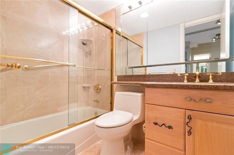 待售: $399,000 (1 贝兹, 1 浴室, 650 平方英尺)