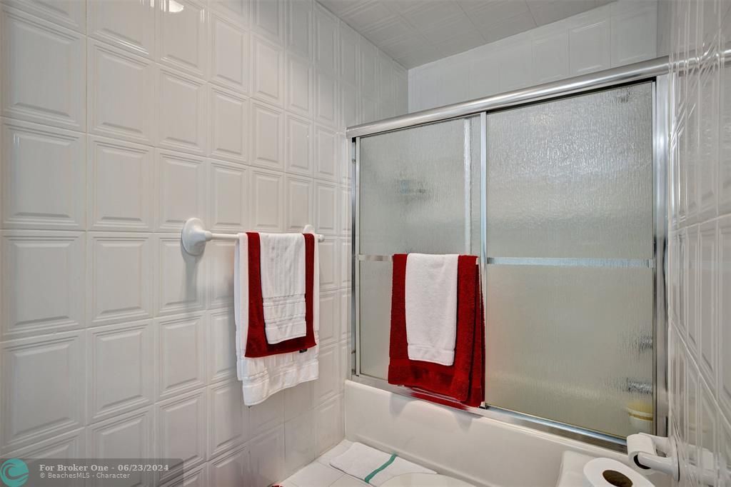 待售: $845,000 (4 贝兹, 3 浴室, 3200 平方英尺)