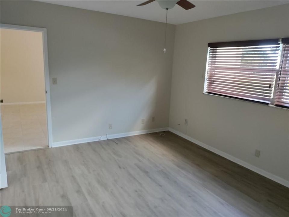 For Rent: $1,700 (2 beds, 2 baths, 920 Square Feet)