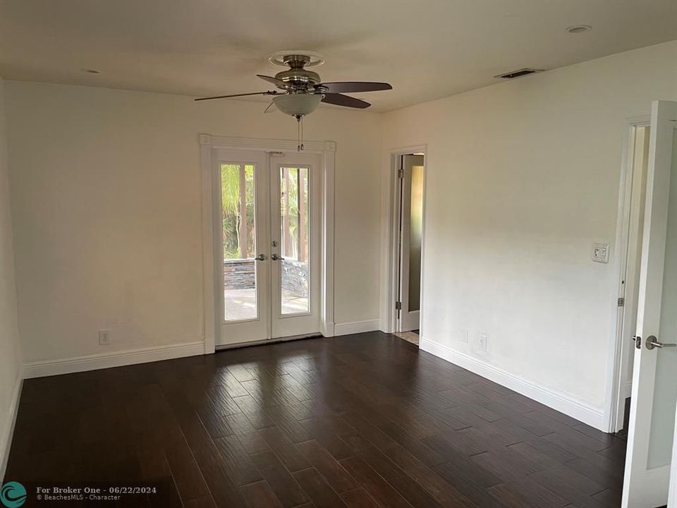 For Rent: $4,000 (3 beds, 2 baths, 1255 Square Feet)