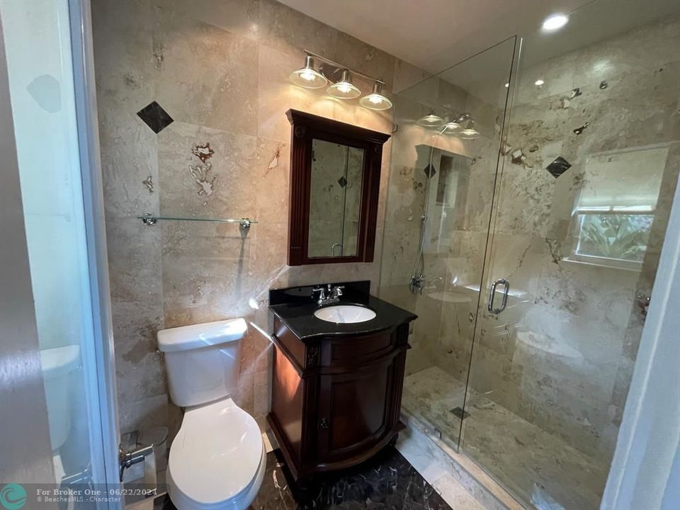 В аренду: $4,000 (3 спален, 2 ванн, 1255 Квадратных фут)