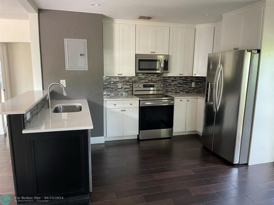 For Rent: $4,000 (3 beds, 2 baths, 1255 Square Feet)