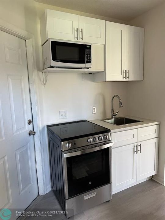 For Rent: $1,500 (1 beds, 1 baths, 400 Square Feet)