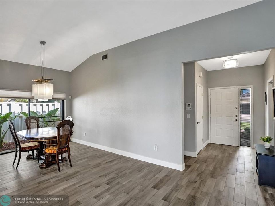 Active With Contract: $650,000 (3 beds, 2 baths, 1843 Square Feet)