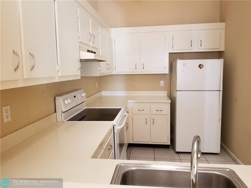 For Rent: $1,995 (2 beds, 2 baths, 956 Square Feet)