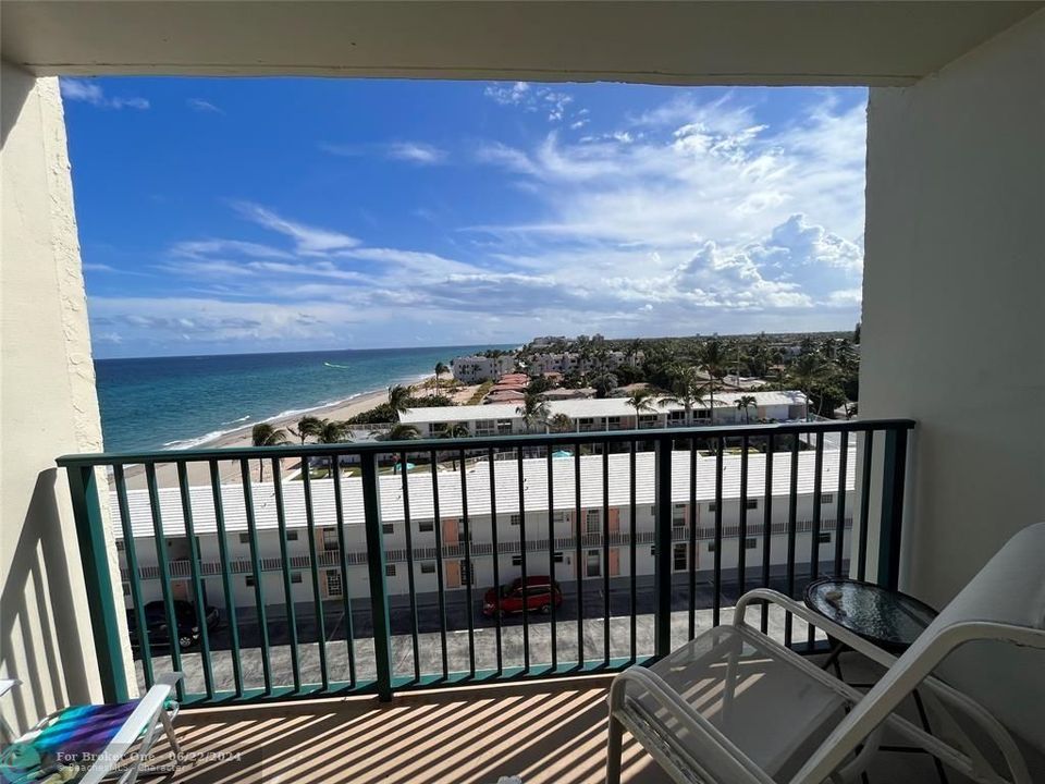For Sale: $574,900 (2 beds, 2 baths, 1150 Square Feet)