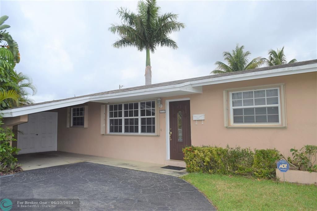 Active With Contract: $3,700 (3 beds, 2 baths, 1462 Square Feet)