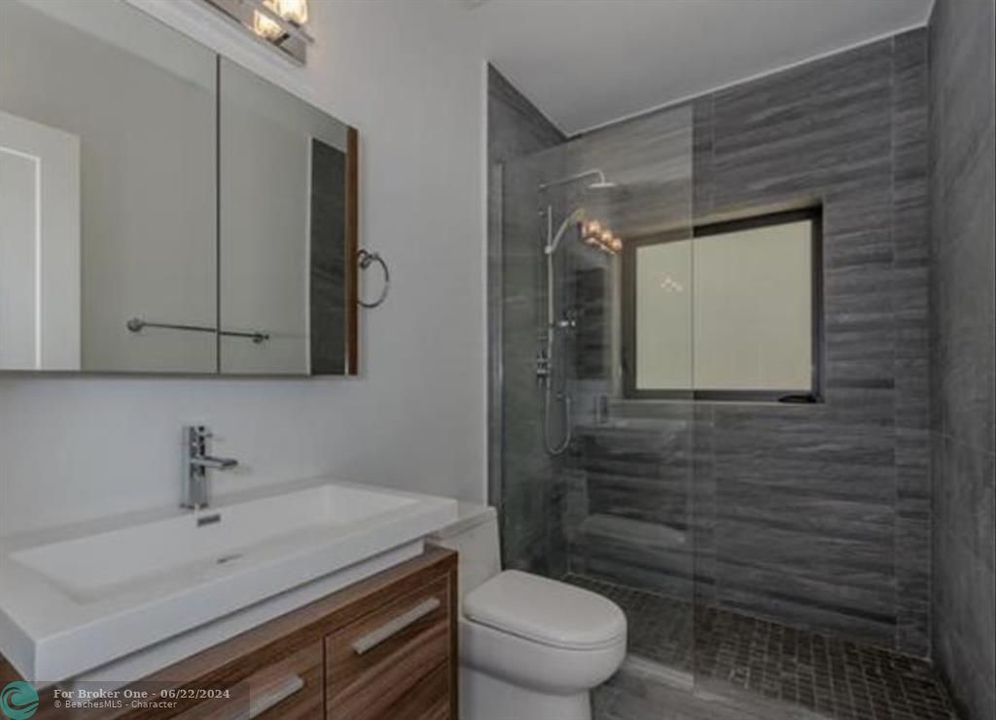 В аренду: $8,000 (3 спален, 3 ванн, 2200 Квадратных фут)