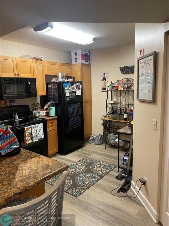 For Rent: $2,250 (2 beds, 2 baths, 984 Square Feet)
