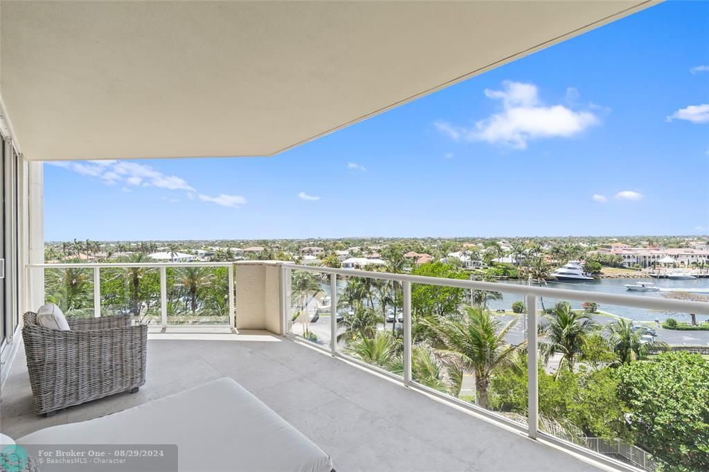 Recently Sold: $2,999,000 (3 beds, 3 baths, 2619 Square Feet)