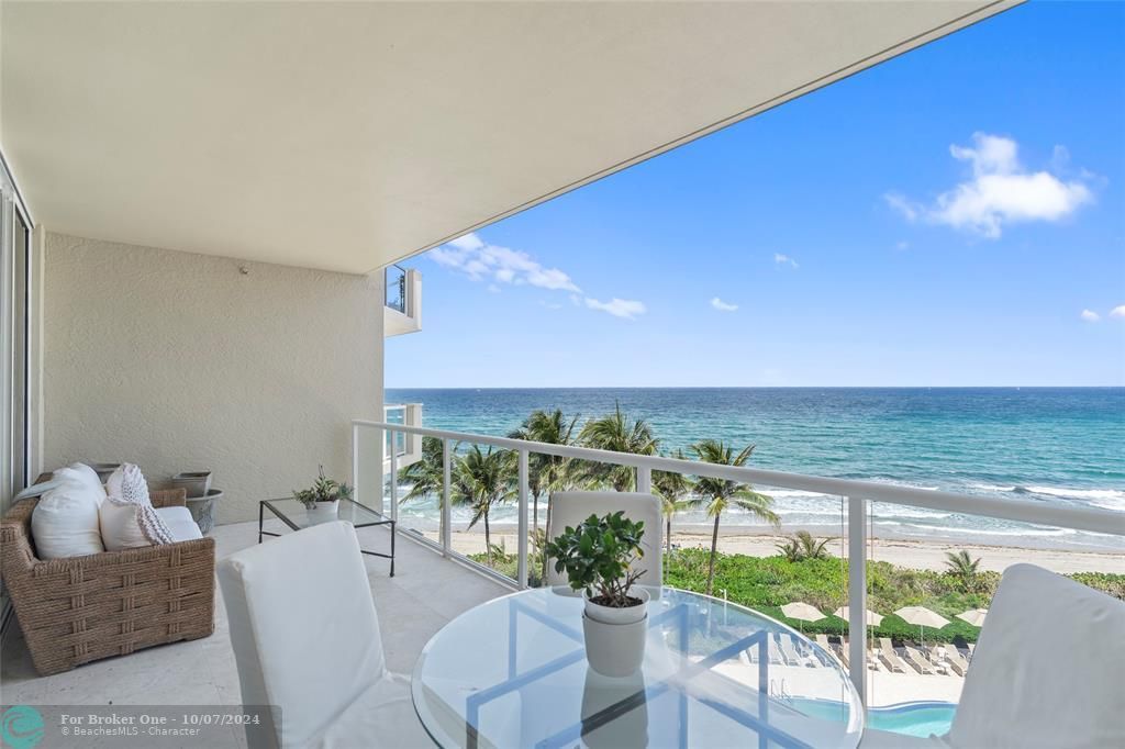 Recently Sold: $2,999,000 (3 beds, 3 baths, 2619 Square Feet)