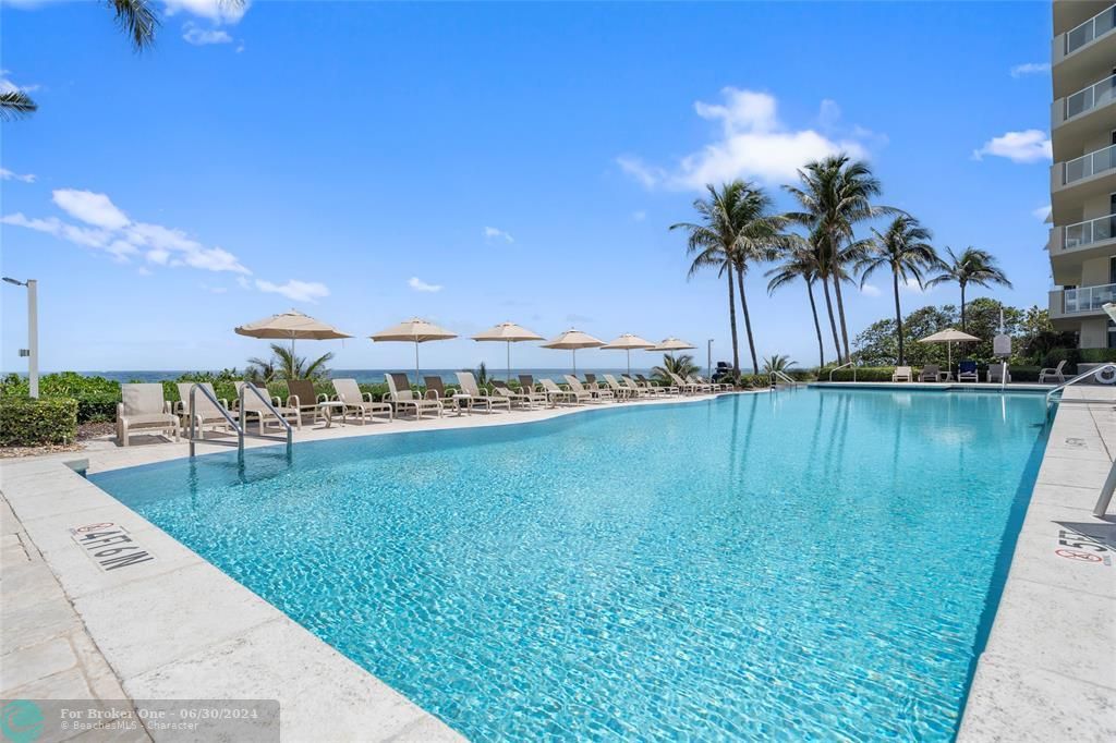 Recently Sold: $2,999,000 (3 beds, 3 baths, 2619 Square Feet)