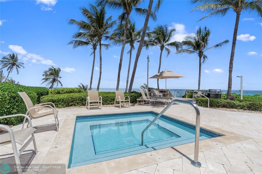 Recently Sold: $2,999,000 (3 beds, 3 baths, 2619 Square Feet)