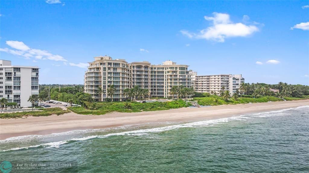 Recently Sold: $2,999,000 (3 beds, 3 baths, 2619 Square Feet)