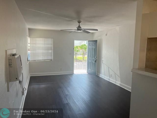 For Sale: $1,375 (1 beds, 1 baths, 1879 Square Feet)