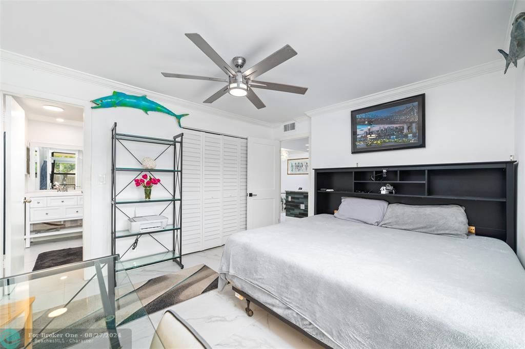 For Sale: $479,000 (2 beds, 2 baths, 1095 Square Feet)