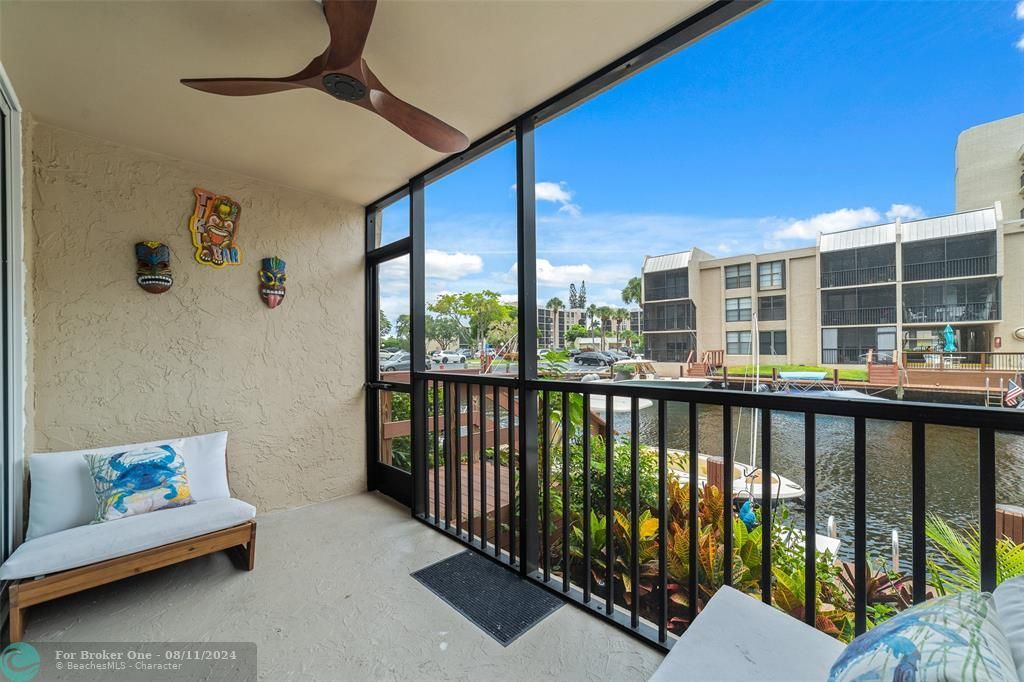 For Sale: $479,000 (2 beds, 2 baths, 1095 Square Feet)