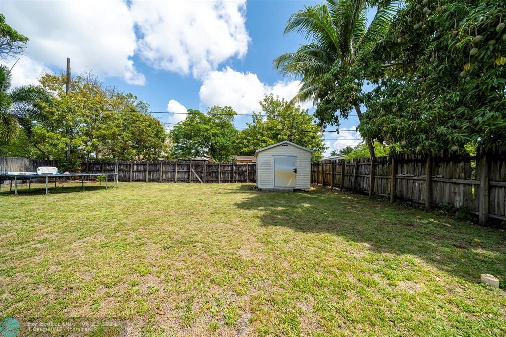 Active With Contract: $380,000 (4 beds, 3 baths, 1572 Square Feet)