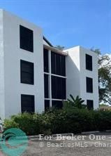 Active With Contract: $1,950 (2 beds, 2 baths, 890 Square Feet)