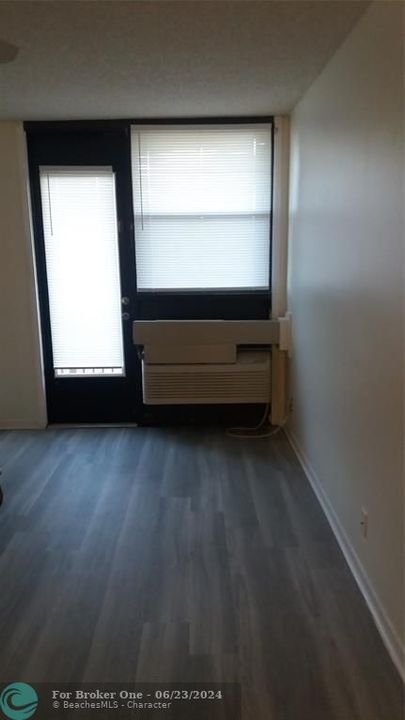 For Rent: $1,500 (1 beds, 1 baths, 619 Square Feet)