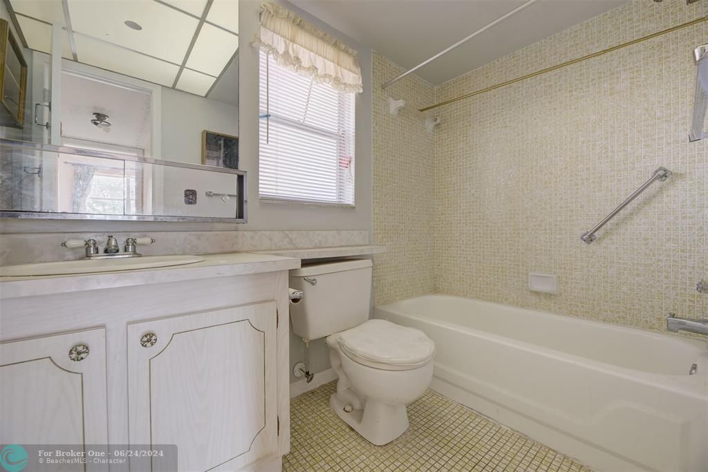 待售: $89,900 (1 贝兹, 1 浴室, 640 平方英尺)