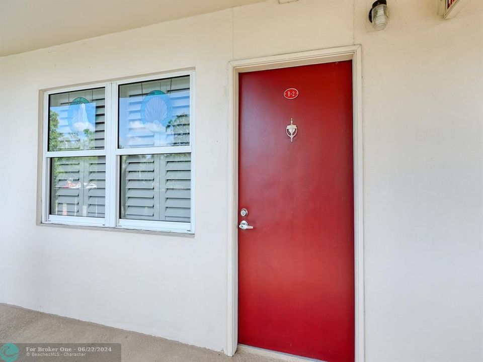 For Sale: $260,000 (2 beds, 2 baths, 1162 Square Feet)