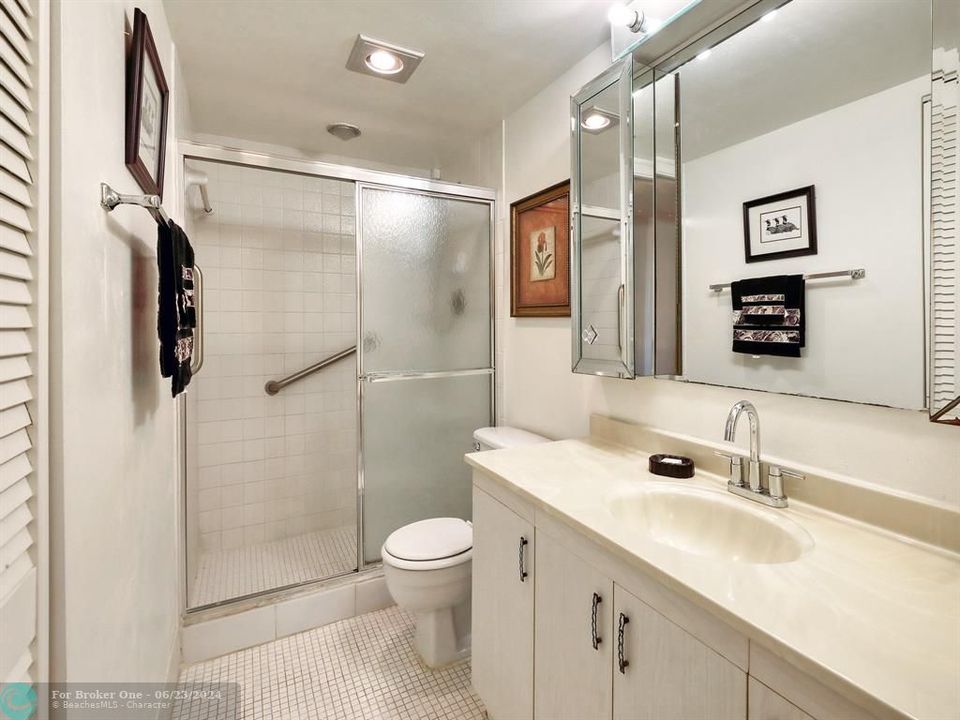 待售: $160,000 (2 贝兹, 2 浴室, 1162 平方英尺)