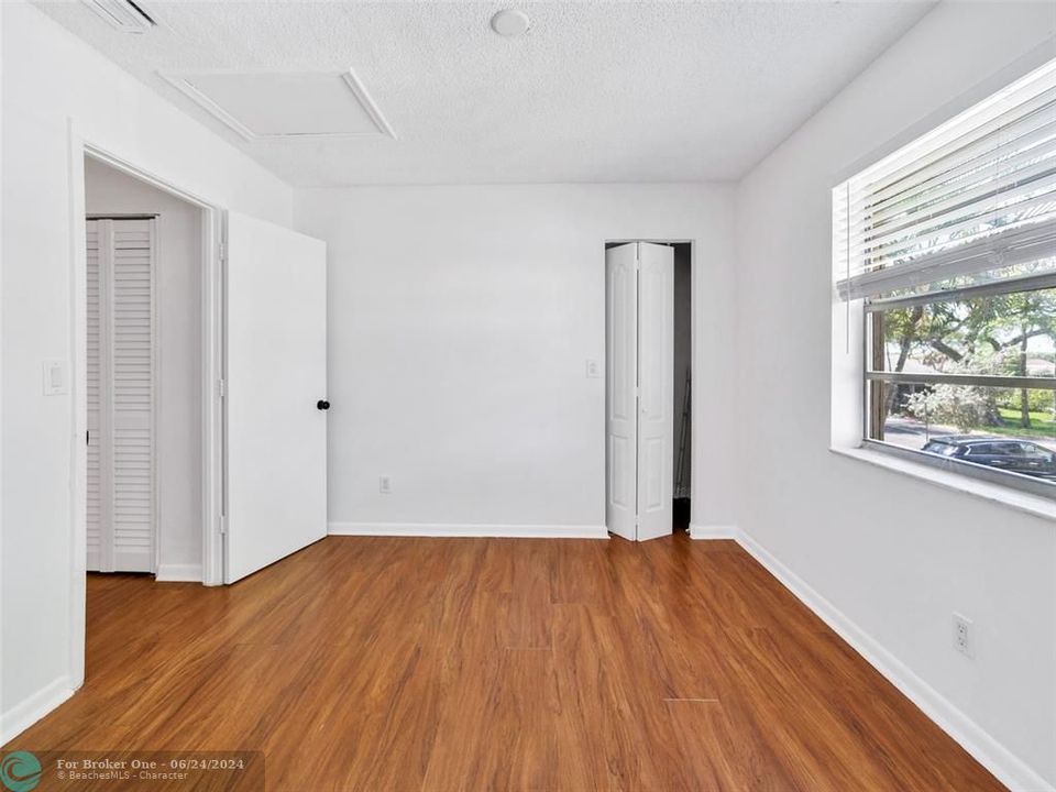 For Sale: $314,000 (2 beds, 1 baths, 1224 Square Feet)