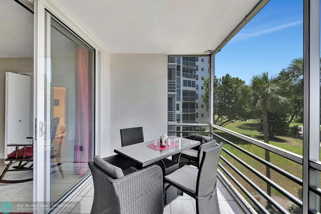 Active With Contract: $239,000 (2 beds, 2 baths, 1150 Square Feet)