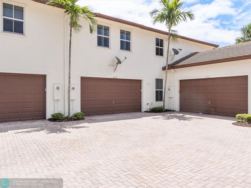 Recently Sold: $490,000 (3 beds, 2 baths, 1768 Square Feet)