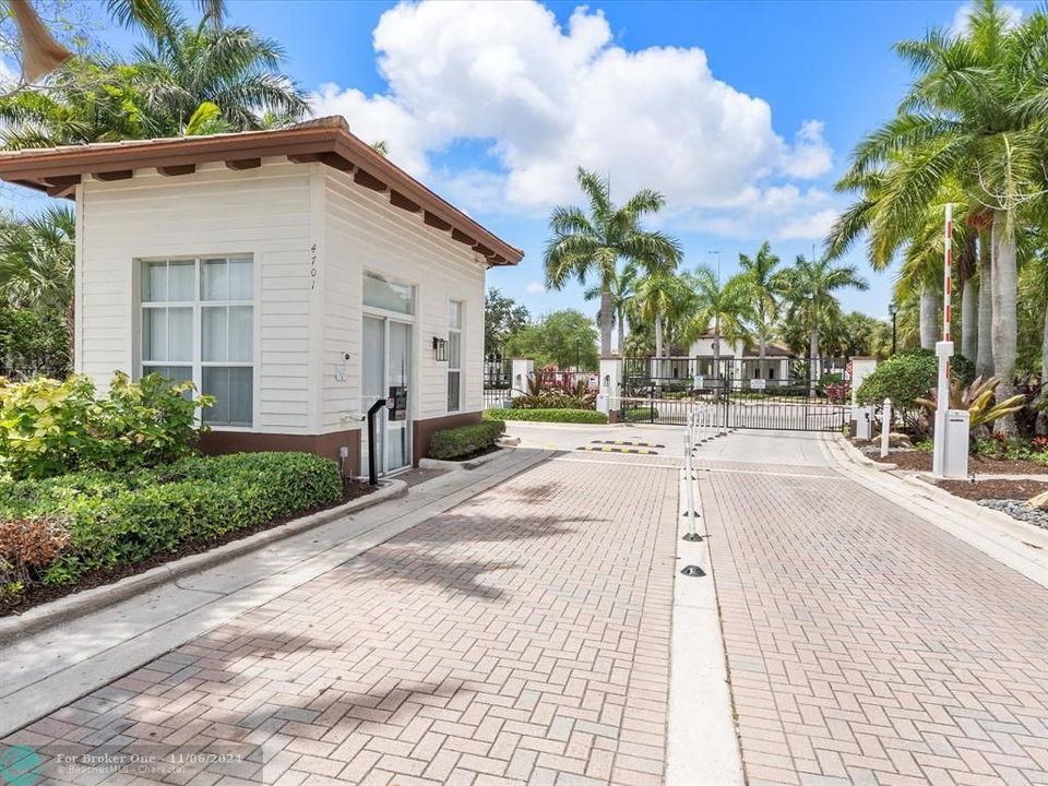 Recently Sold: $490,000 (3 beds, 2 baths, 1768 Square Feet)